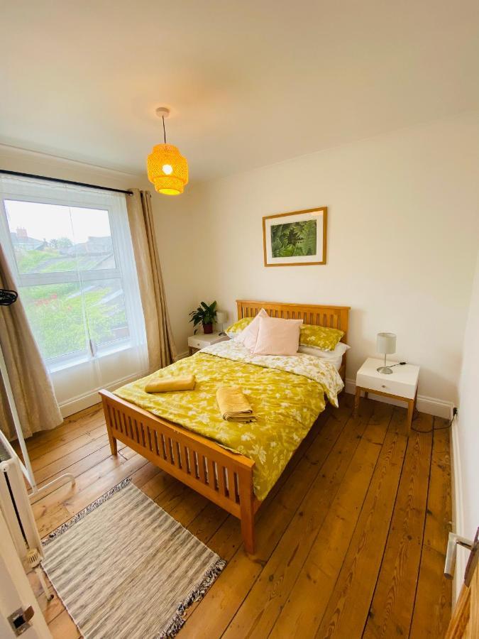Апартаменты Beautiful 2 Bed End Terrace Victorian Town House Редрут Экстерьер фото